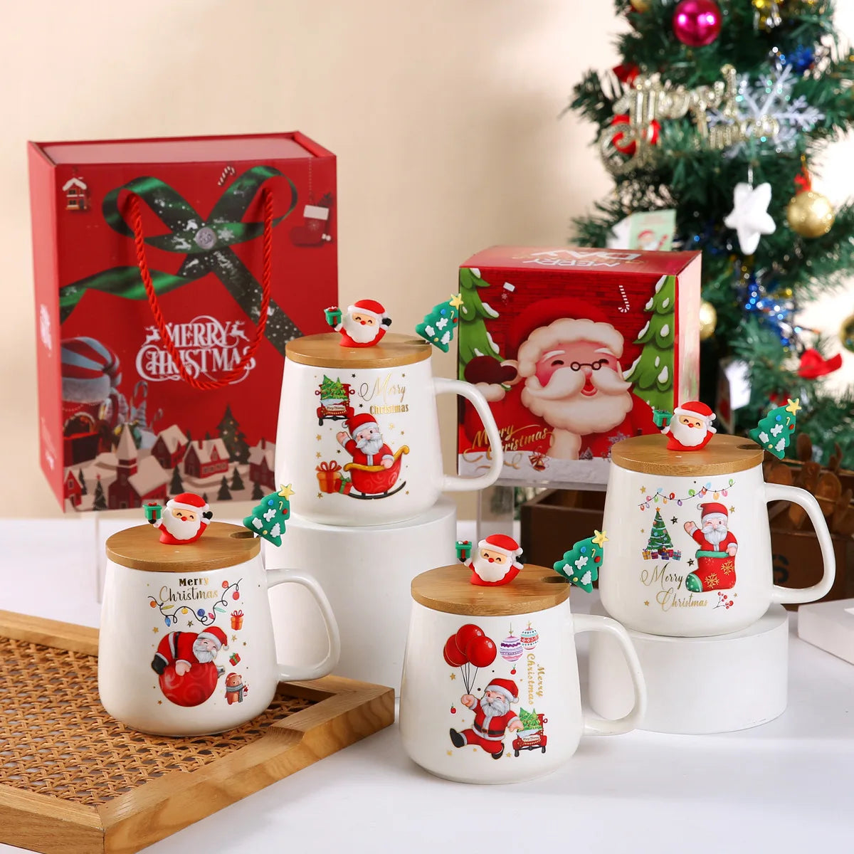 Christmas gift ceramic mug with lid and spoon